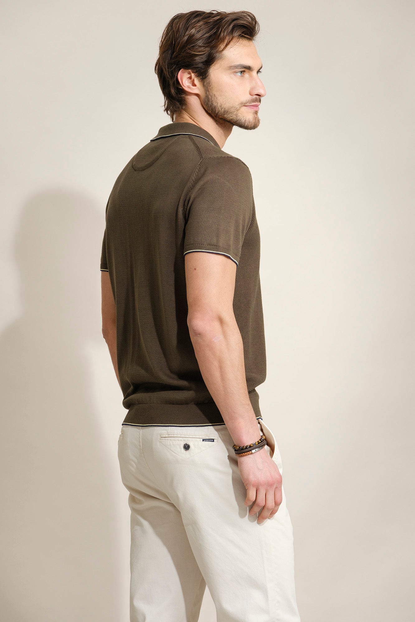 CAMISETA CON CUELLO POLO