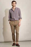 PANTALONES CHINO TAPERED FIT CON PINZAS