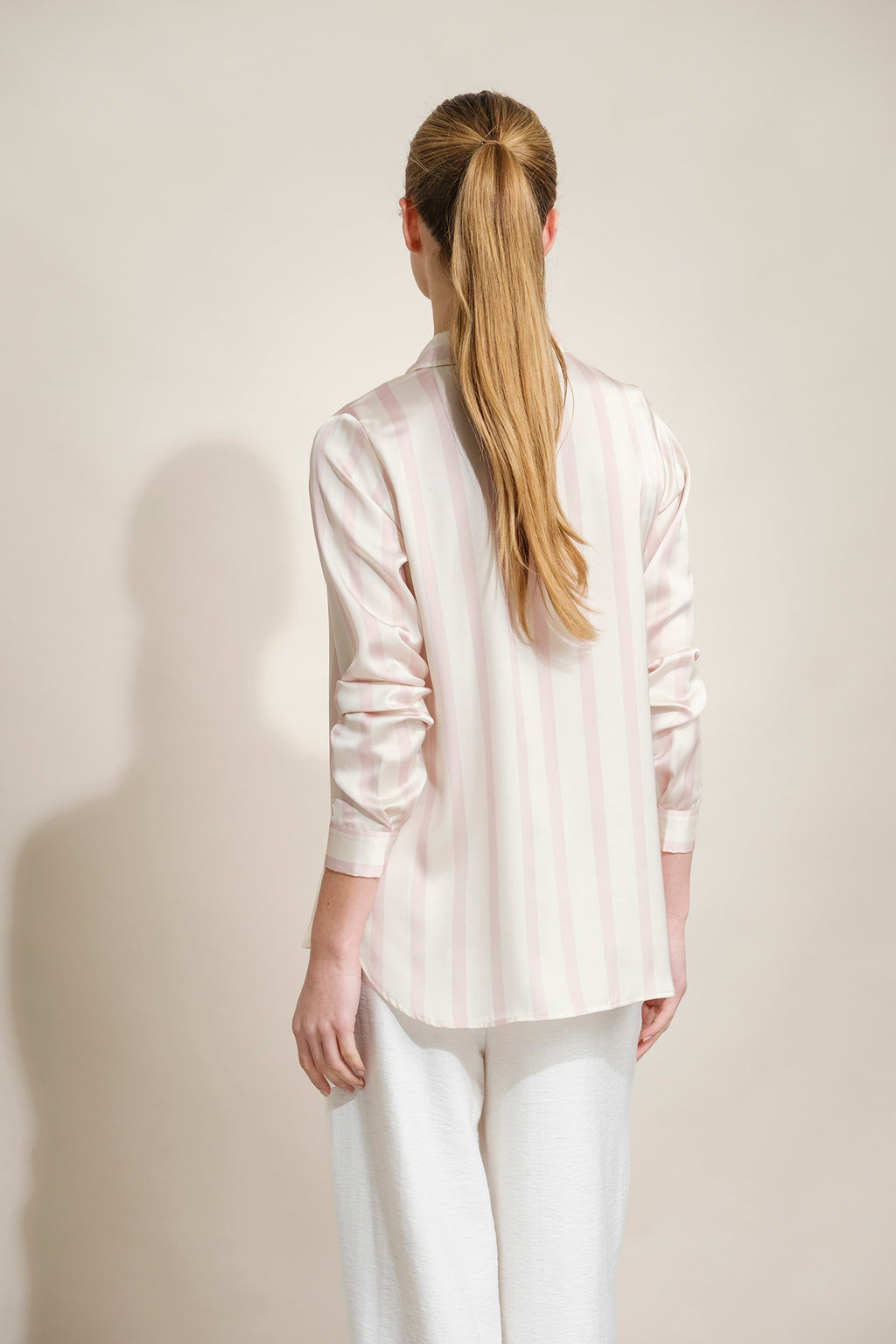 CAMISA FLUIDA COM RISCAS LARGAS