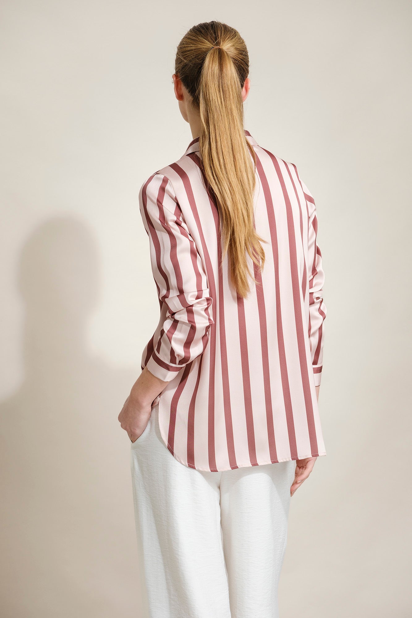 CAMISA FLUIDA COM RISCAS LARGAS