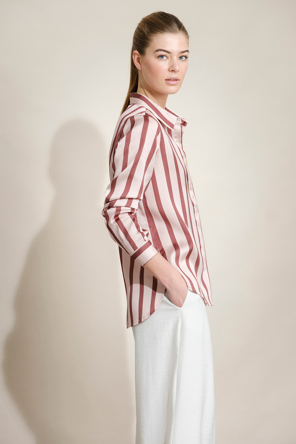 CAMISA FLUIDA COM RISCAS LARGAS