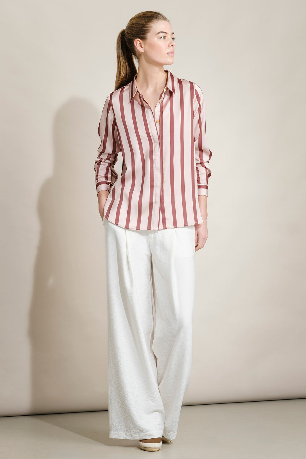 CAMISA FLUIDA COM RISCAS LARGAS