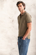 POLO SLIM FIT EM PIQUET COM FECHO