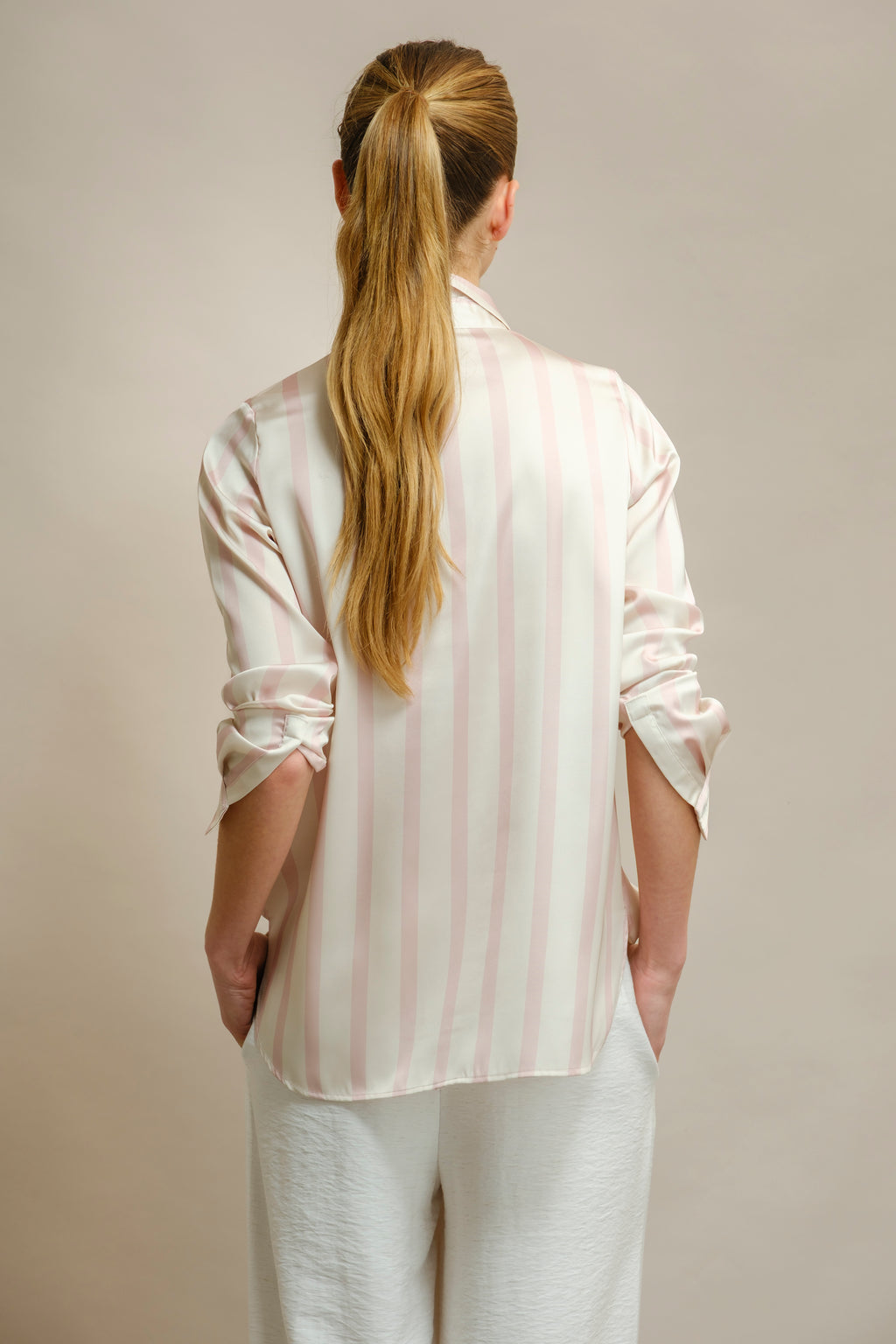 CAMISA FLUIDA COM RISCAS LARGAS