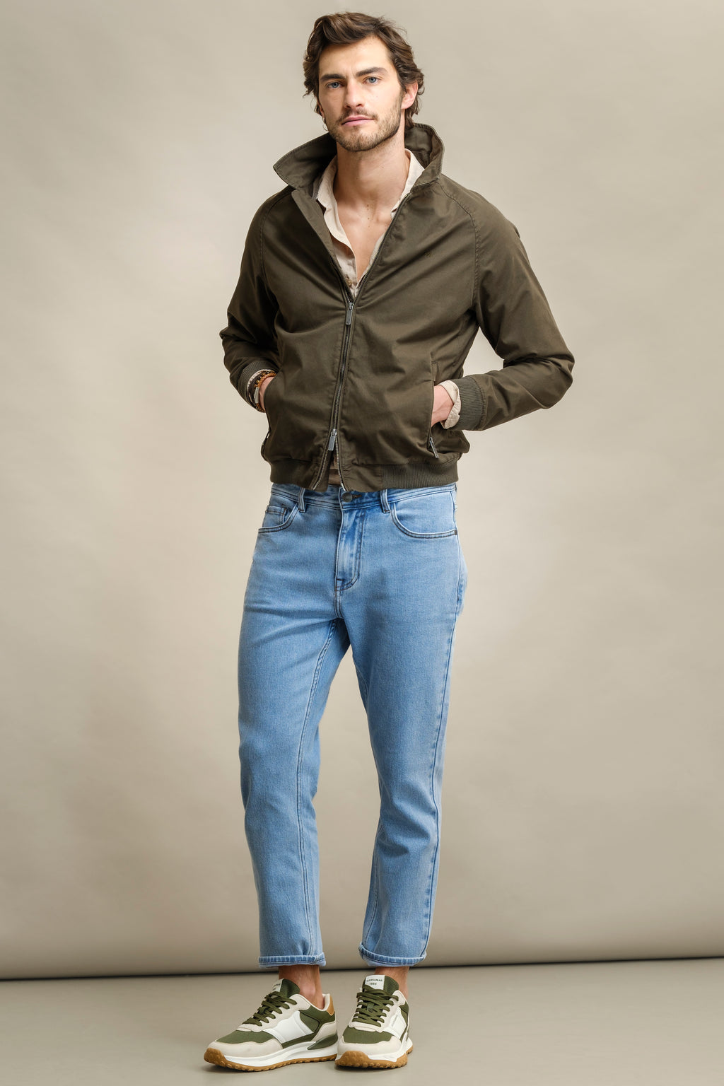 CALÇAS DENIM TAPERED FIT
