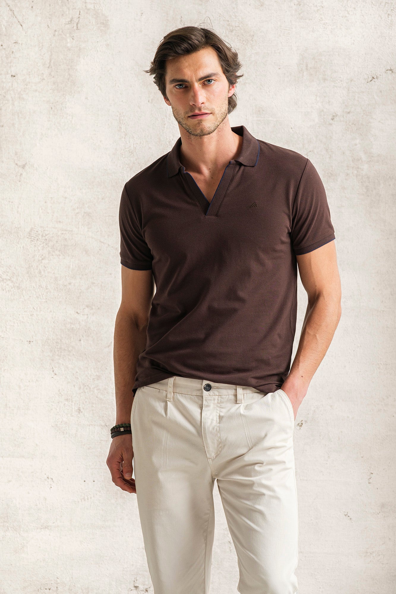 POLO PIQUET COM DECOTE EM V SLIM FIT
