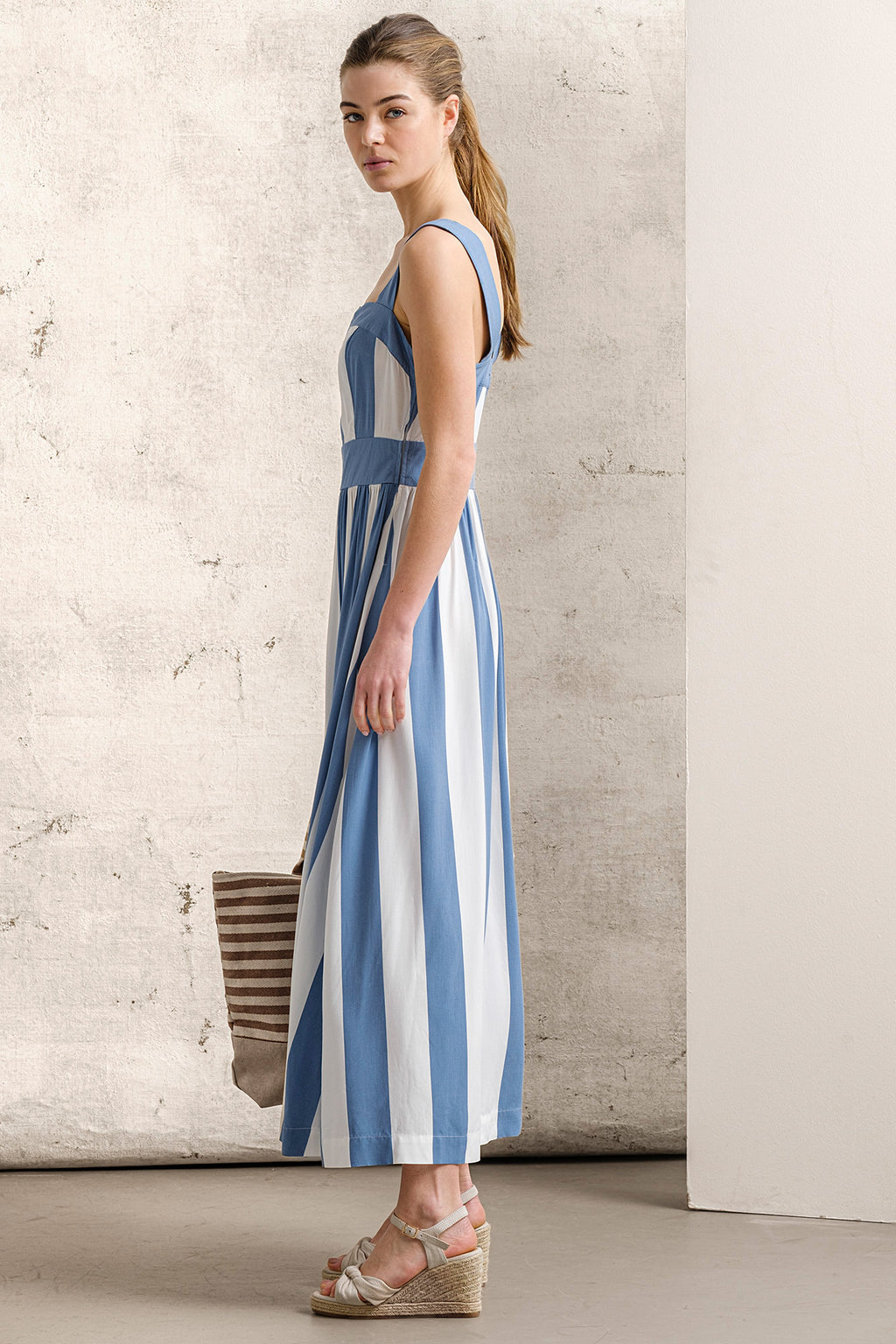 VESTIDO EVASÉ DE RAYAS ANCHAS