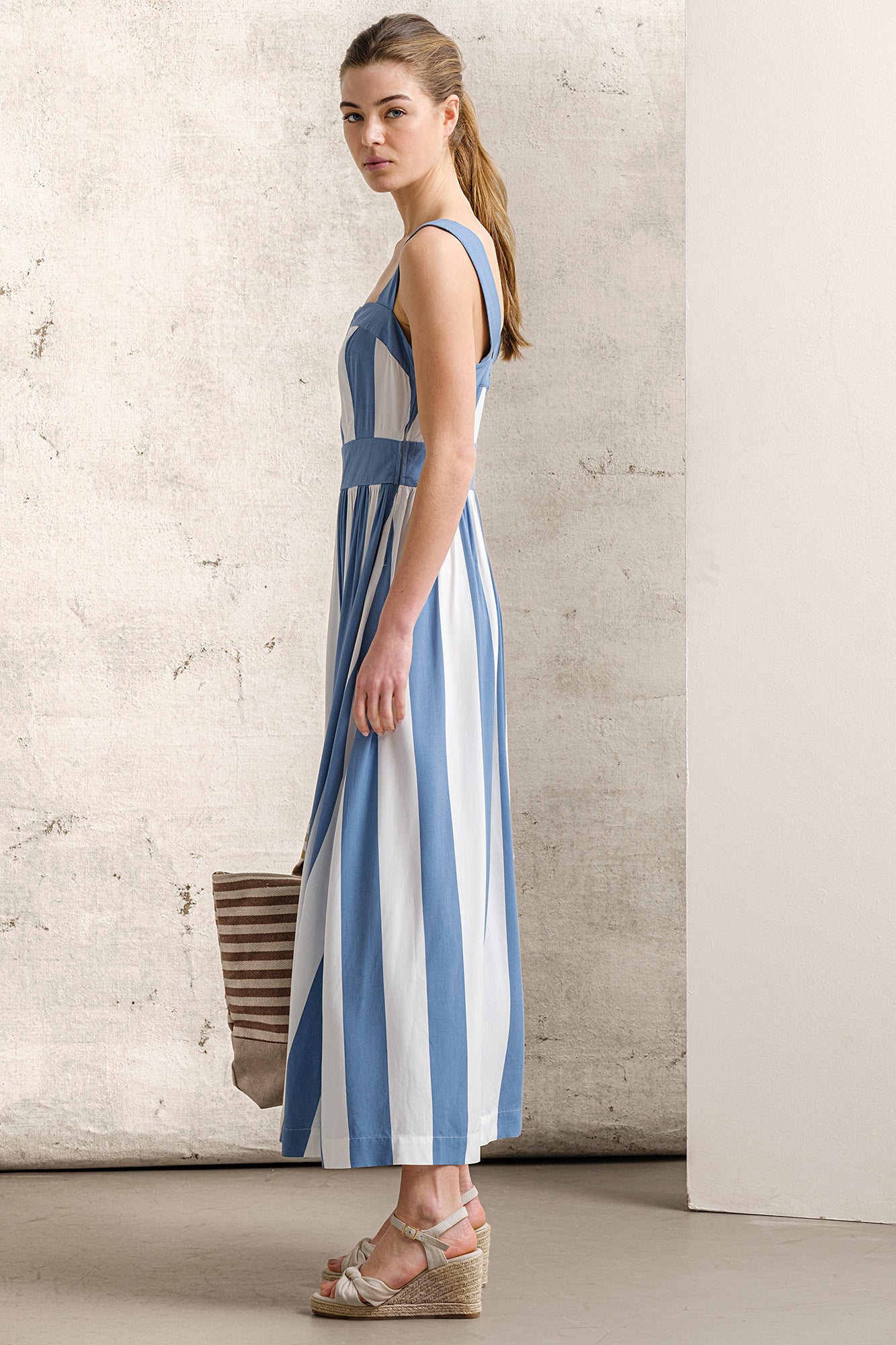 VESTIDO EVASÉ DE RAYAS ANCHAS