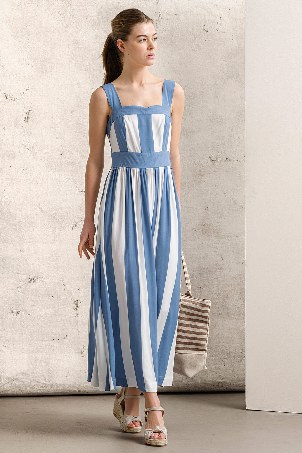 VESTIDO EVASÉ DE RAYAS ANCHAS
