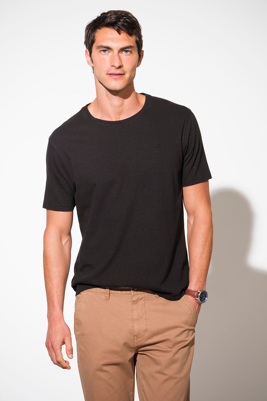 T-SHIRT EM ALGODÃO E LINHO