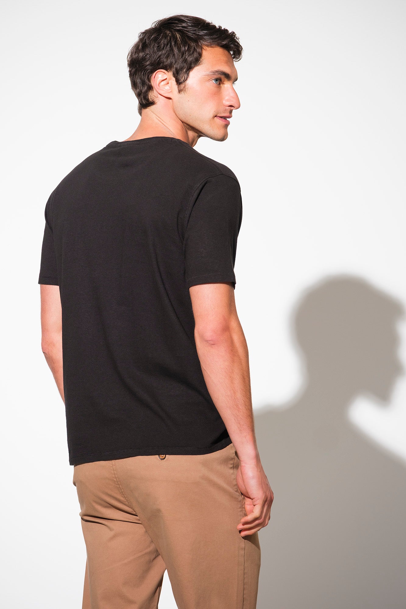 T-SHIRT EM ALGODÃO E LINHO