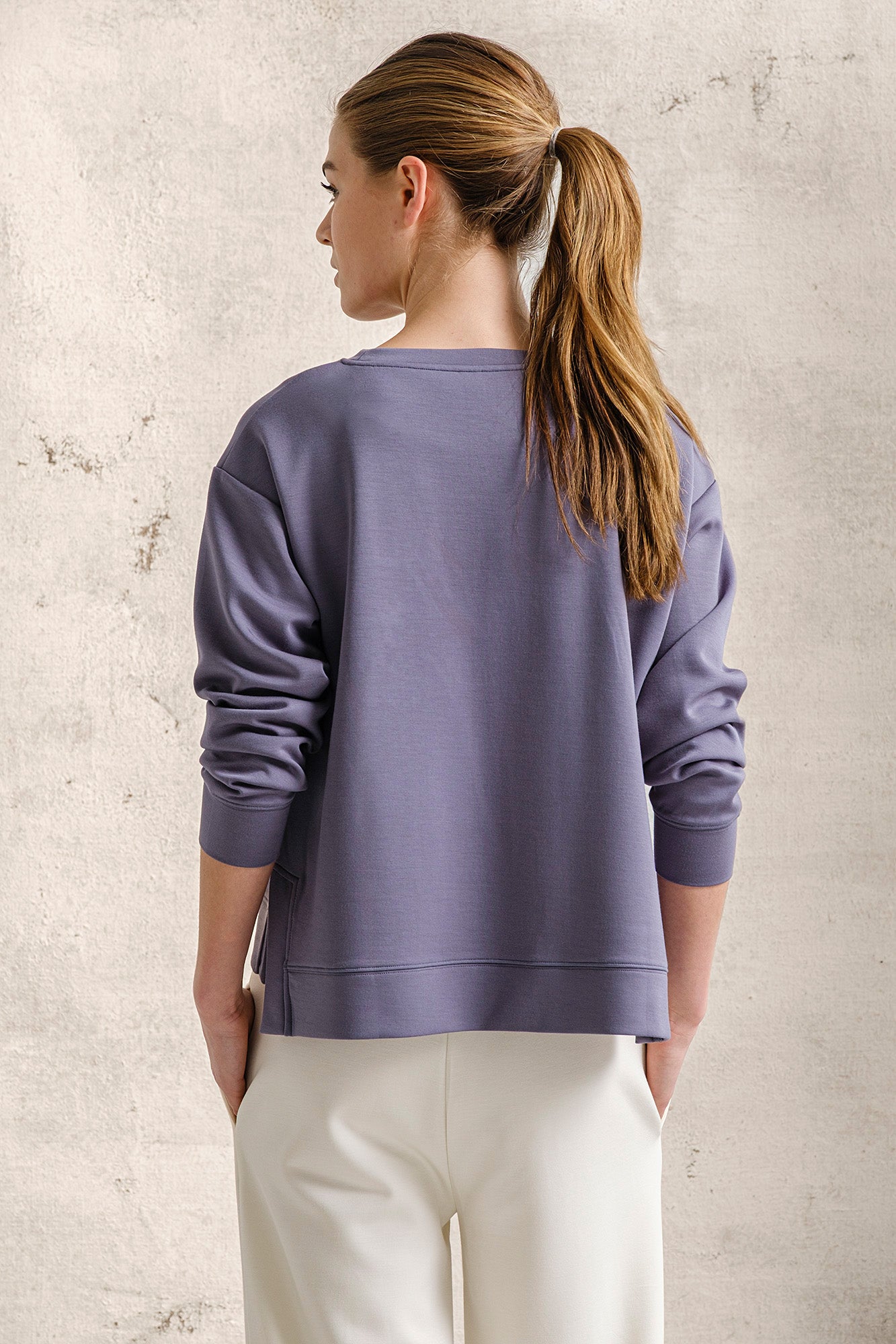 SWEATSHIRT MOMENTS