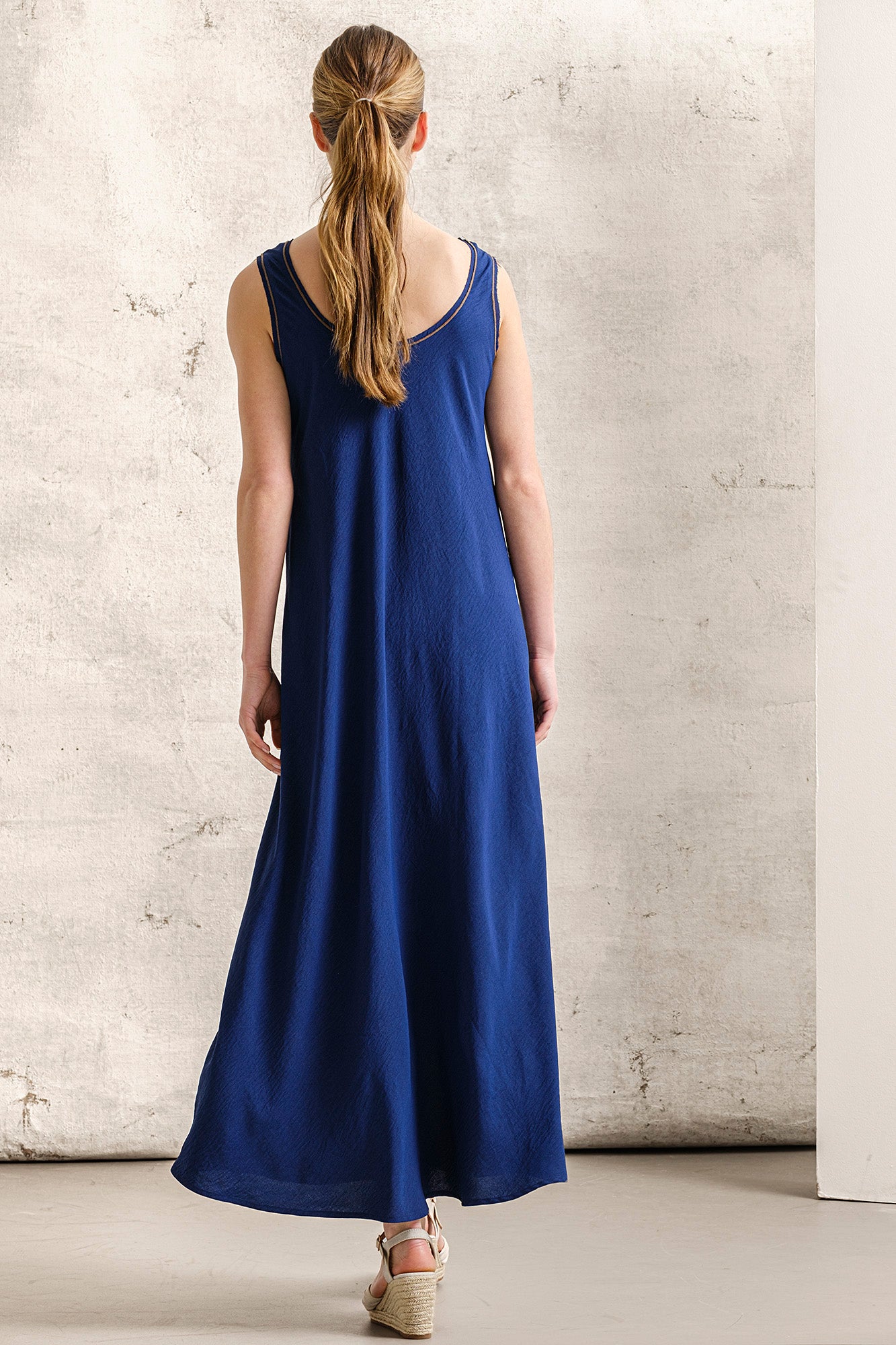 VESTIDO LARGO CON TIRANTES ANCHOS