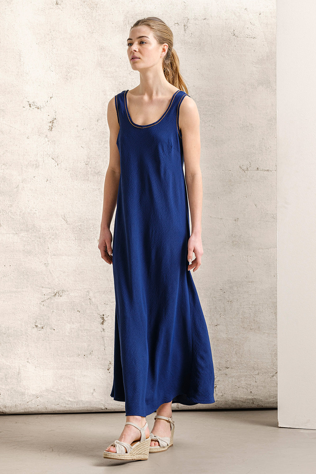 VESTIDO LARGO CON TIRANTES ANCHOS
