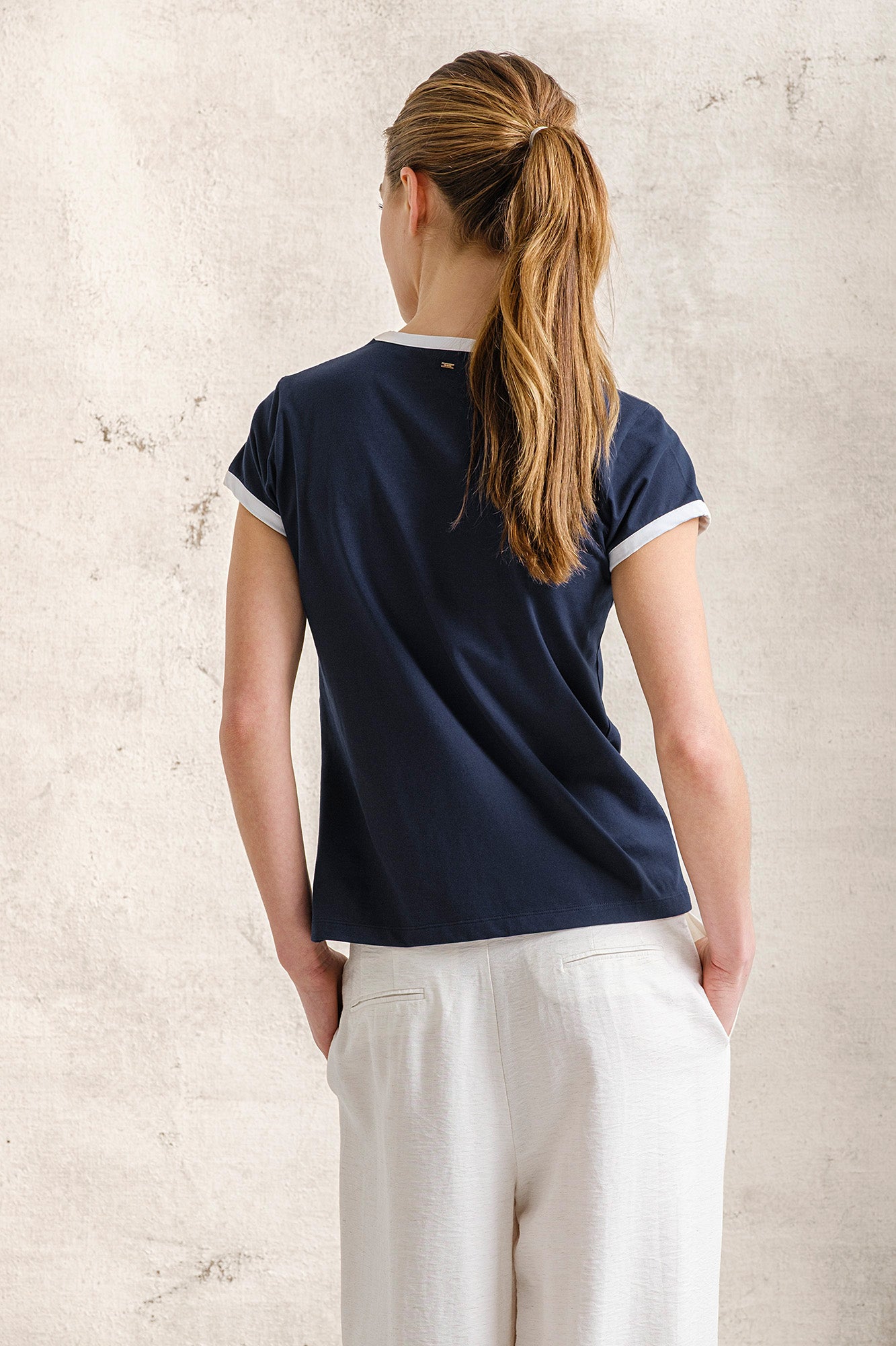 T-SHIRT COM ESTAMPADO QUEBRAMAR