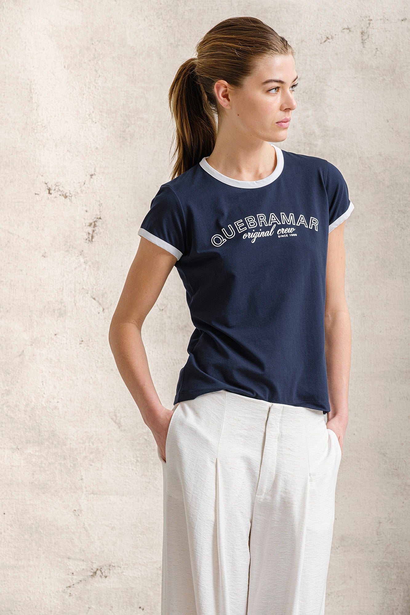 T-SHIRT COM ESTAMPADO QUEBRAMAR