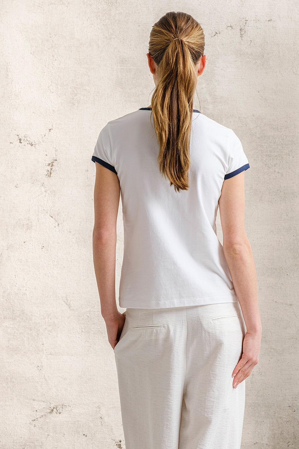 T-SHIRT COM ESTAMPADO QUEBRAMAR