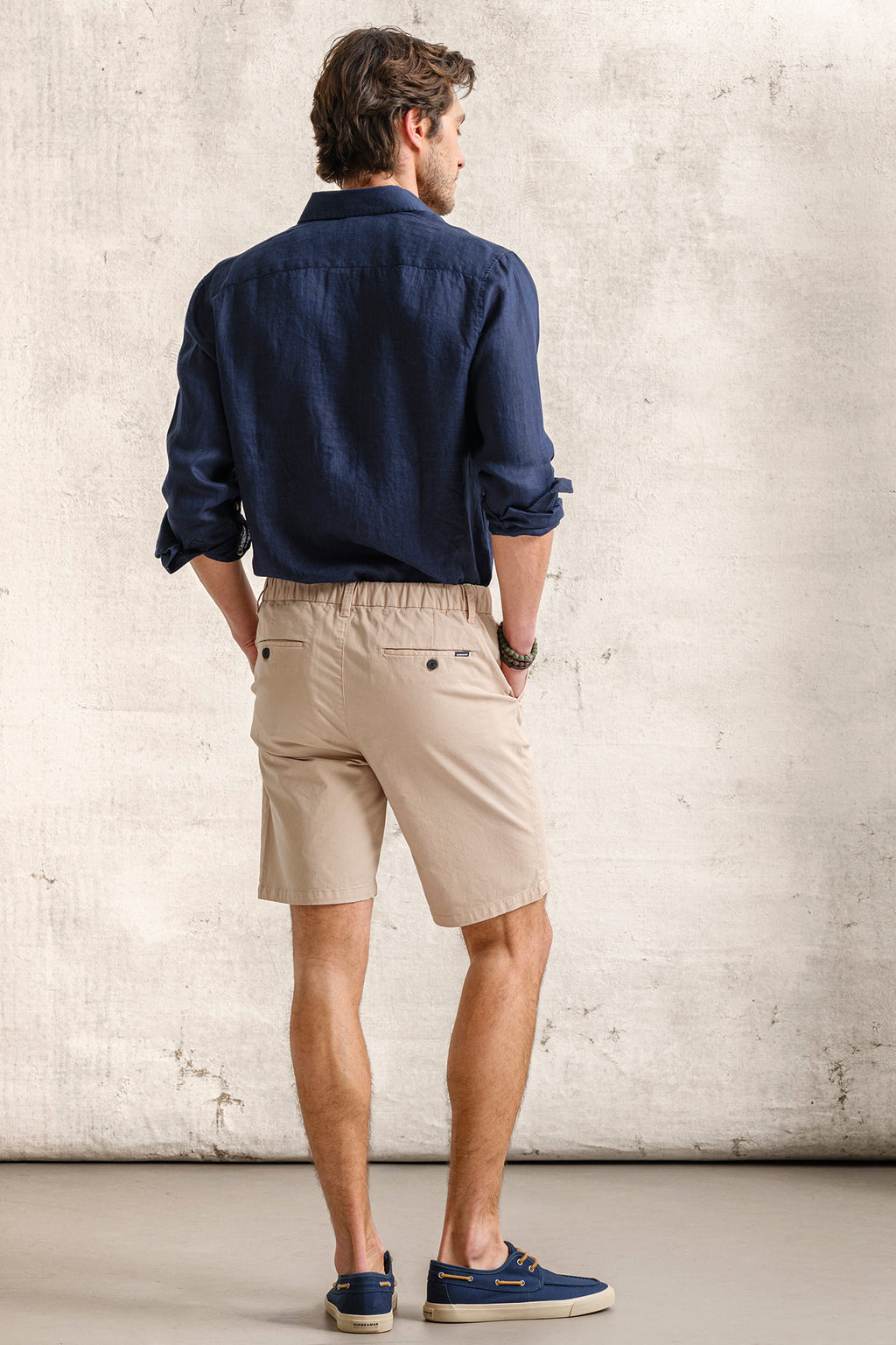 PANTALONES CORTOS CHINOS DE SARGA CON CINTURA ELÁSTICA