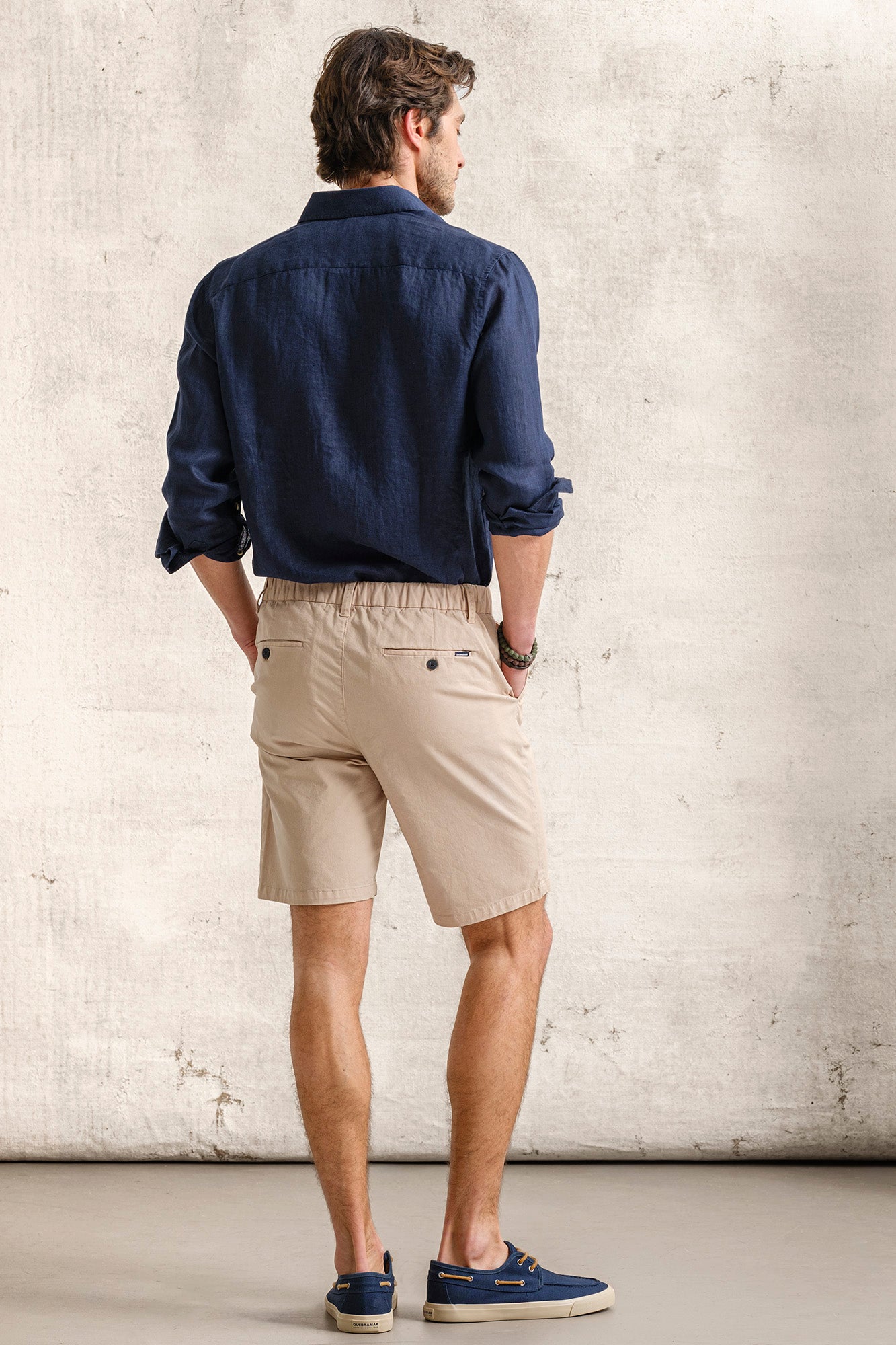 PANTALONES CORTOS CHINOS DE SARGA CON CINTURA ELÁSTICA