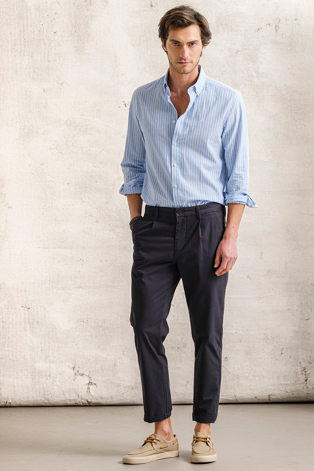 PANTALÓN CHINO CON ELÁSTICO LATERAL