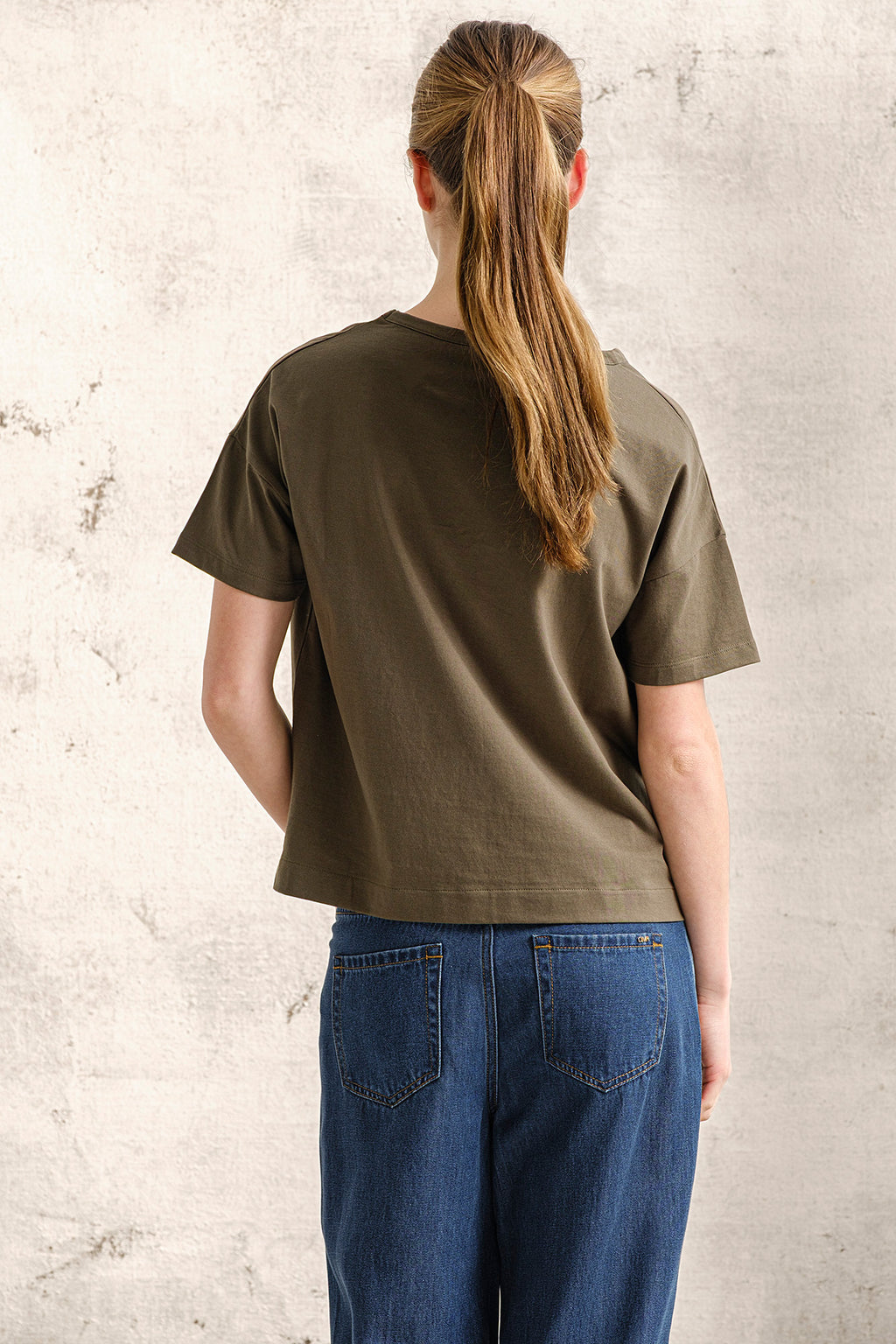 T-SHIRT COM BORDADO