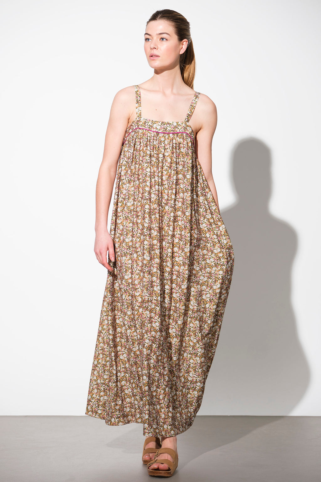 VESTIDO CON ESTAMPADO INTEGRAL