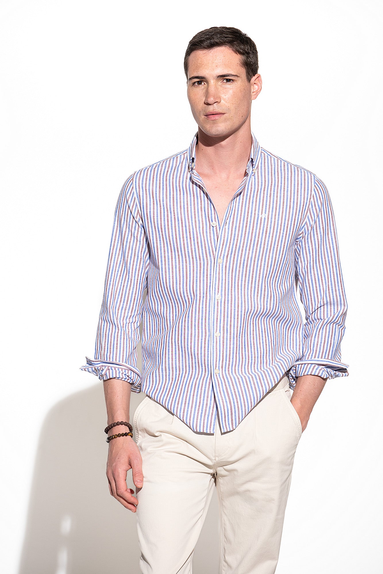 CAMISA ÀS RISCAS EM ALGODÃO E LINHO
