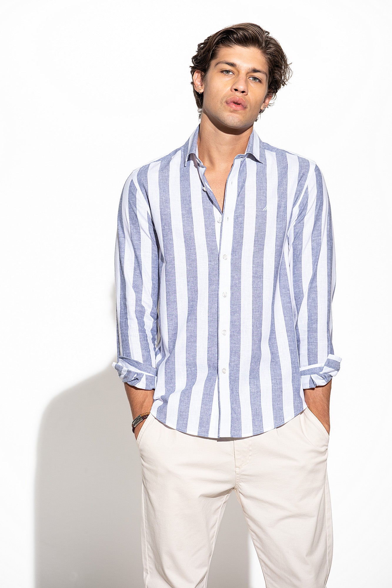 CAMISA COM RISCA LARGA EM ALGODÃO E LINHO