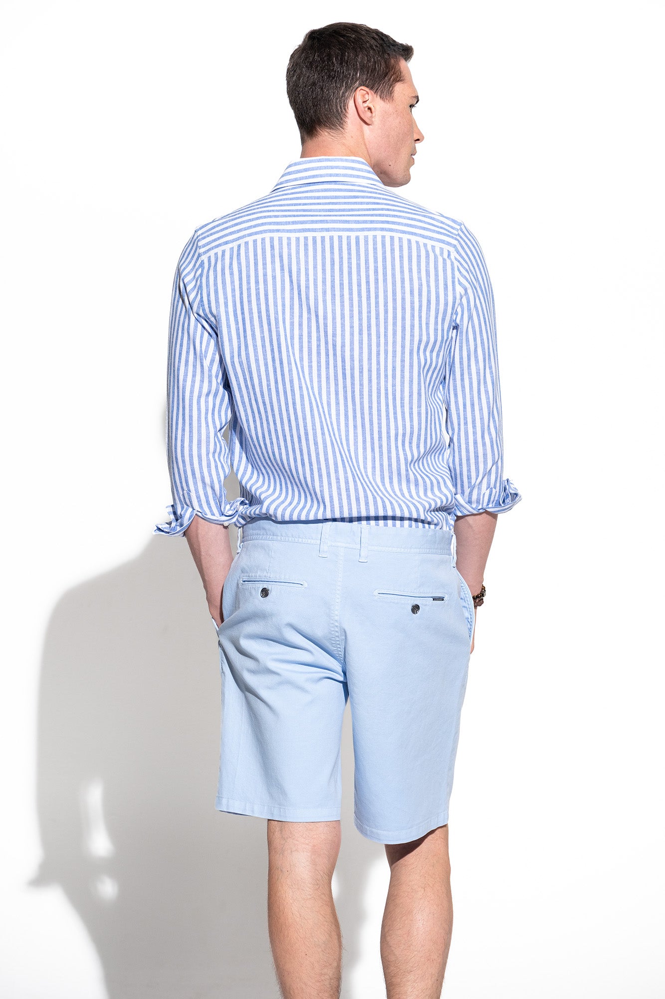 PANTALONES CORTOS CHINO EN SARGA