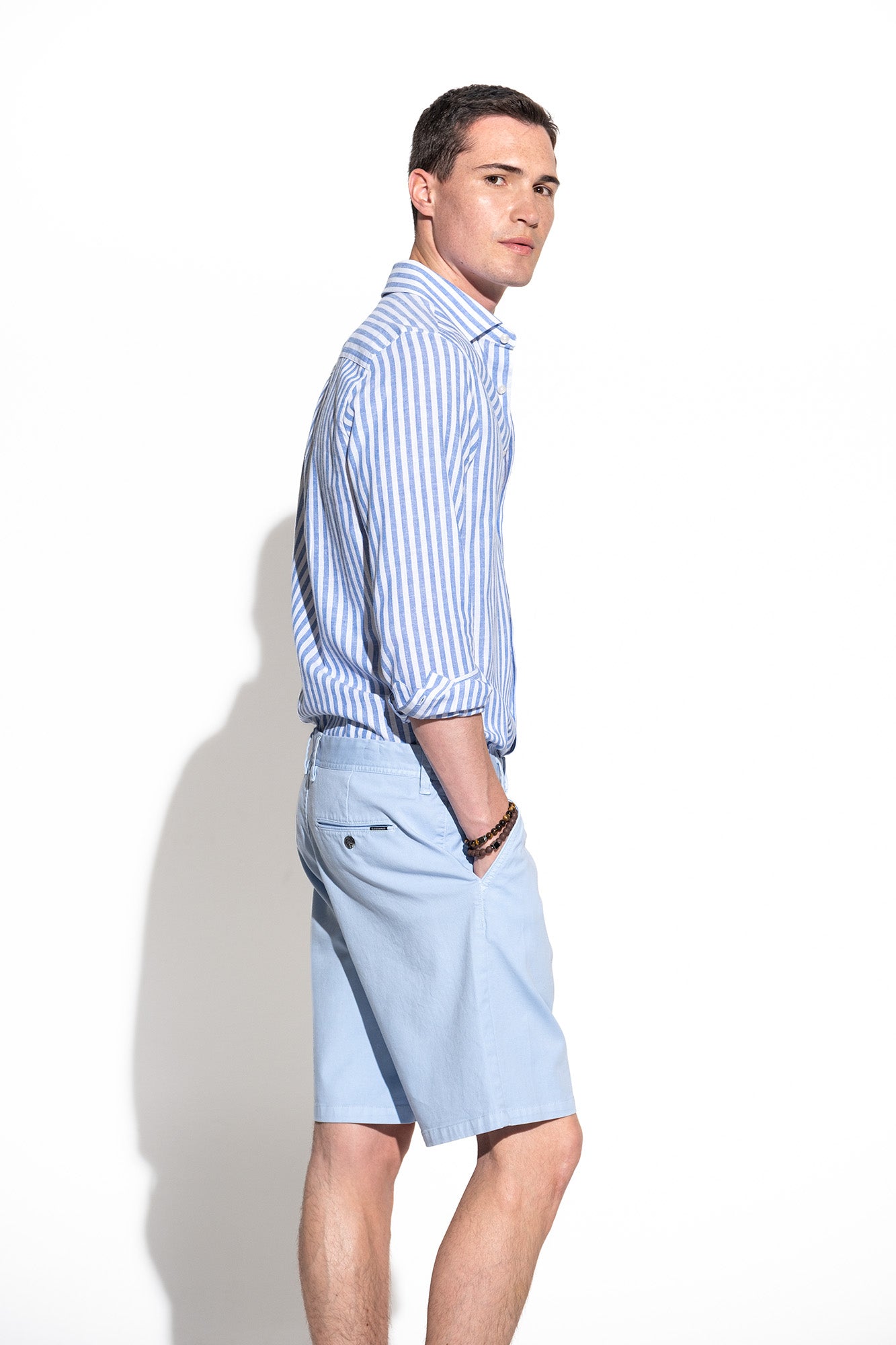 PANTALONES CORTOS CHINO EN SARGA