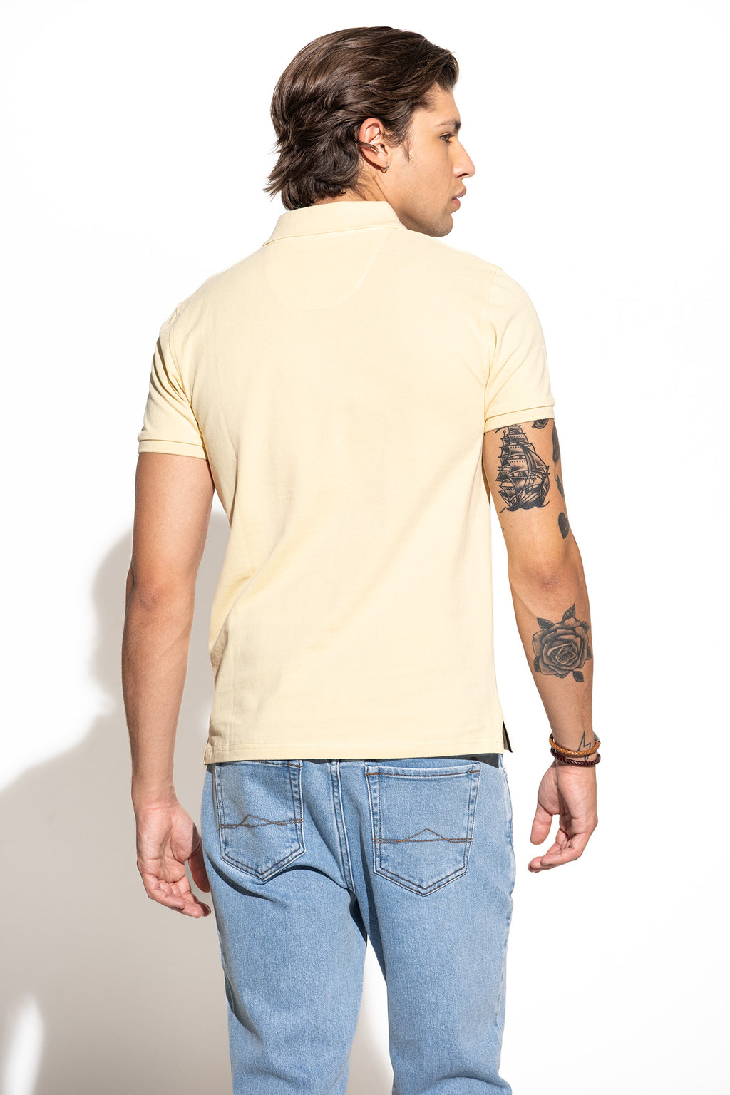 POLO BÁSICO COM LOGO A CONTRASTE
