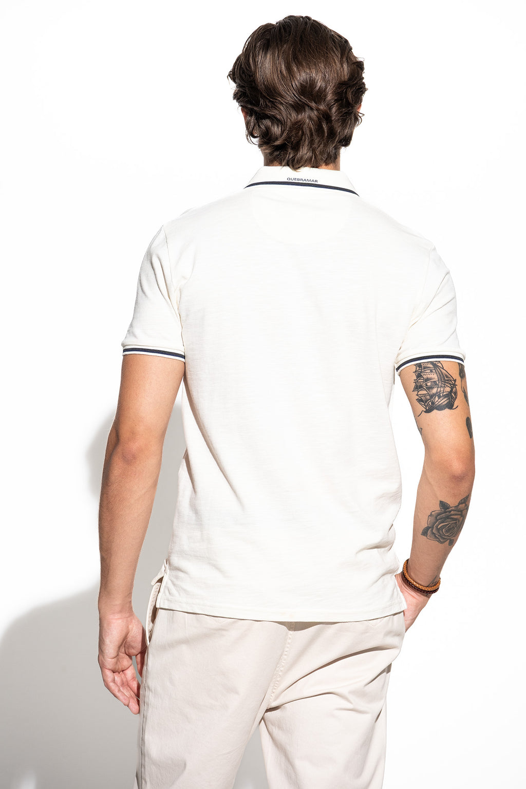 POLO DE PIQUÉ CON BOLSILLO PARA HOMBRE