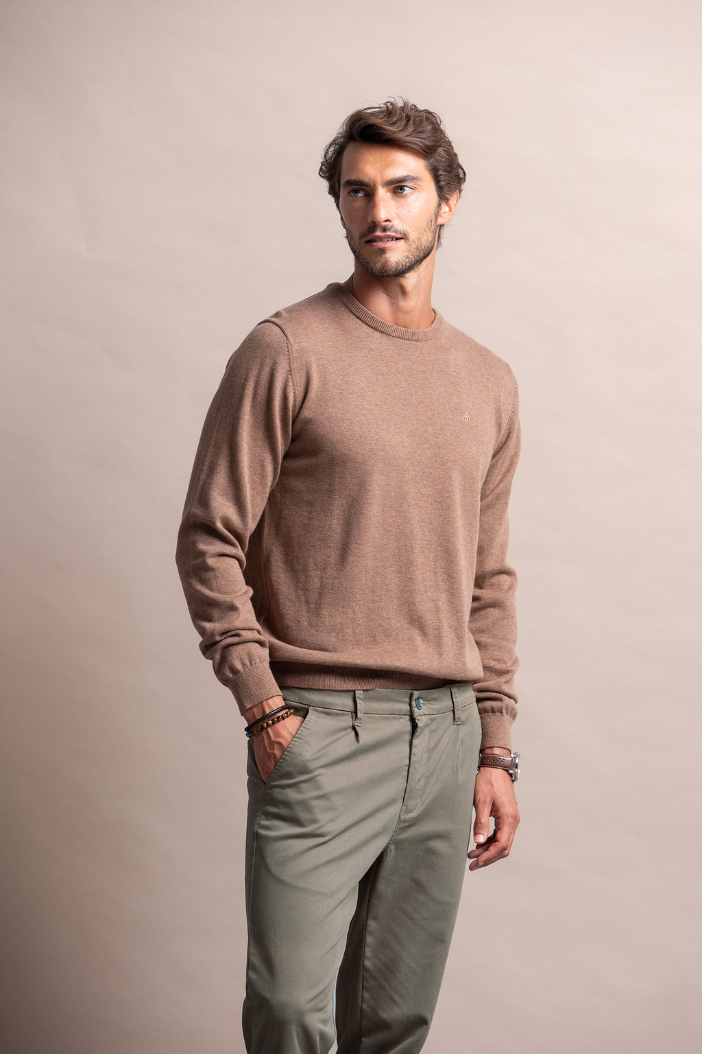 CAMISOLA DE MALHA COM DECOTE REDONDO