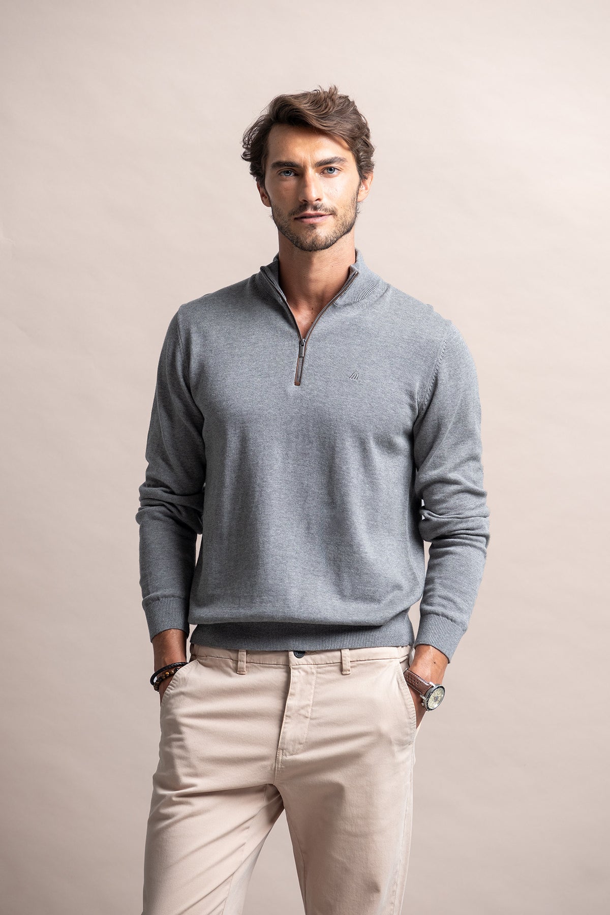 CAMISOLA COM SEDA E GOLA COM FECHO