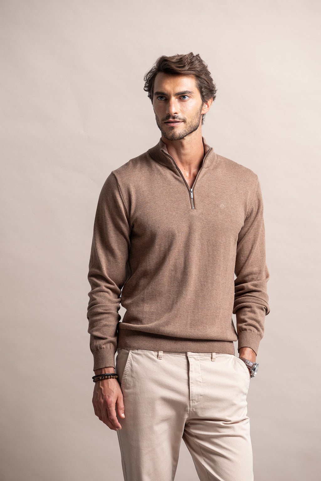 CAMISOLA COM SEDA E GOLA COM FECHO
