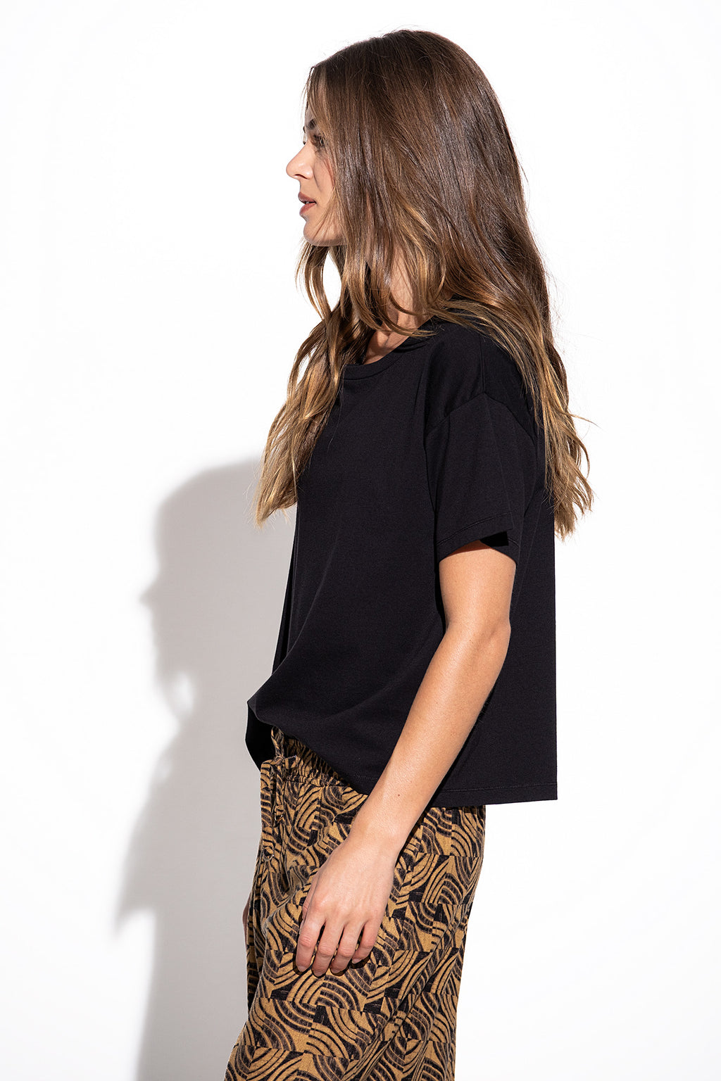 T-SHIRT BÁSICA LOOSE FIT