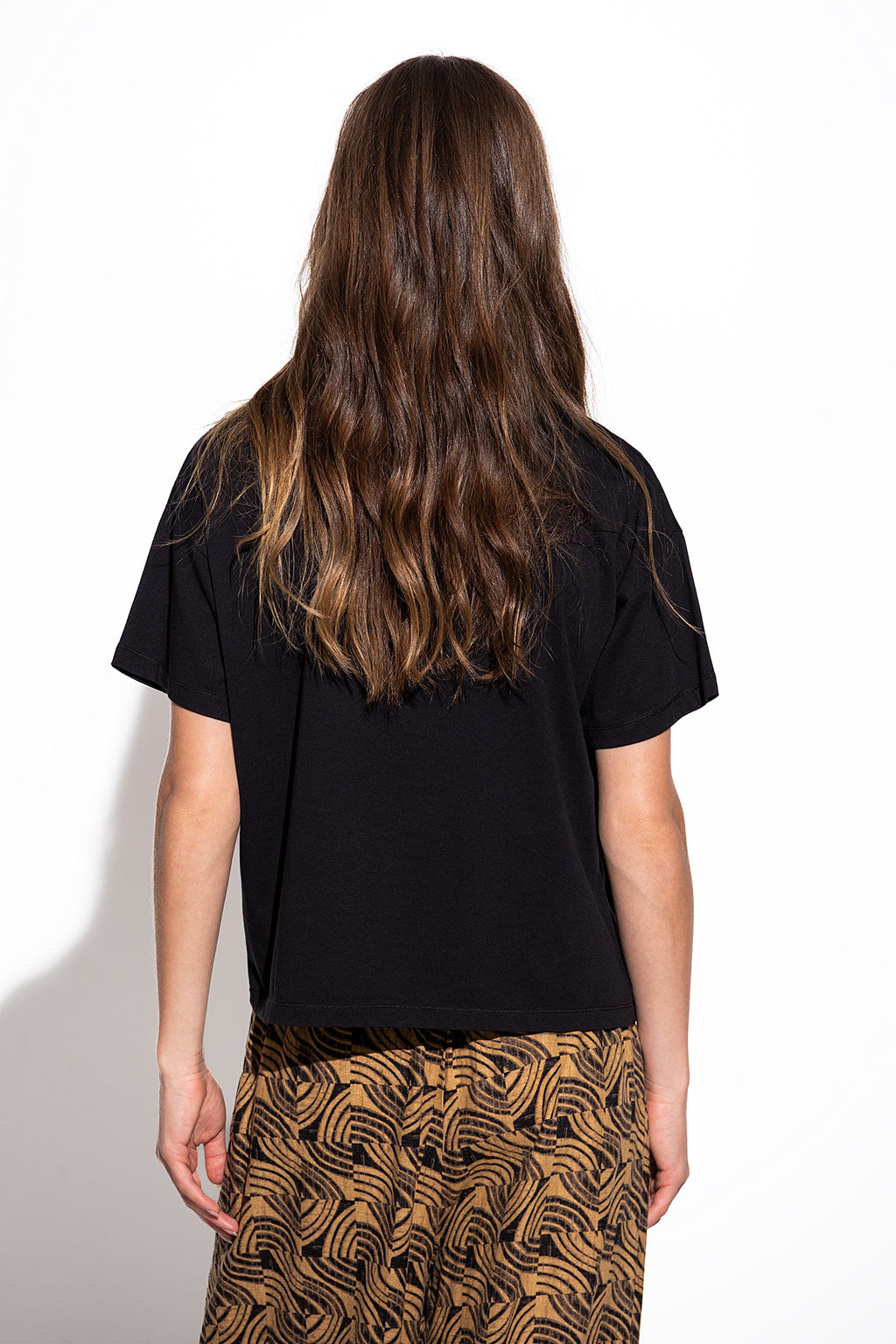 T-SHIRT BÁSICA LOOSE FIT