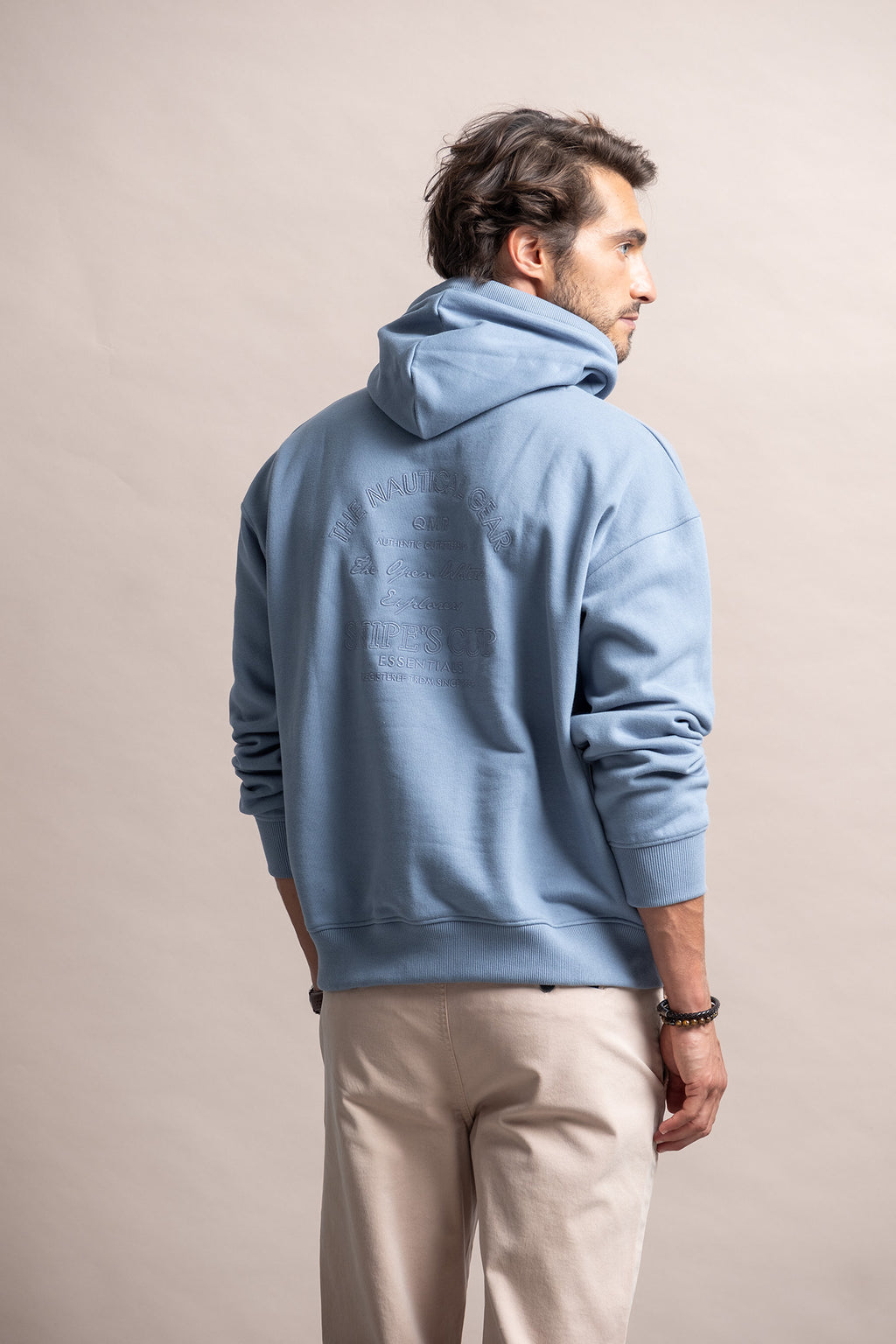 SWEATSHIRT COM CAPUZ E BORDADO