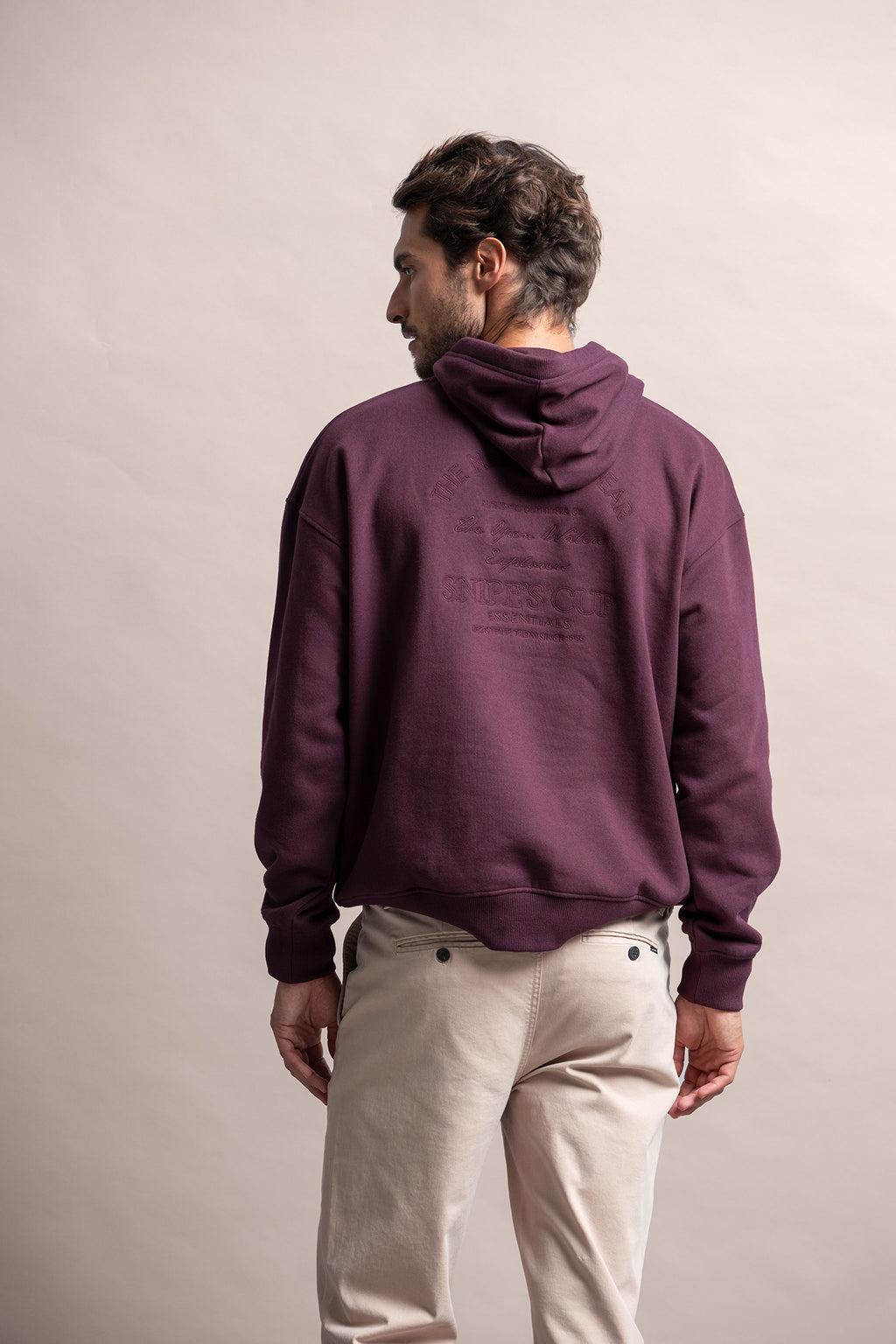 SWEATSHIRT COM CAPUZ E BORDADO