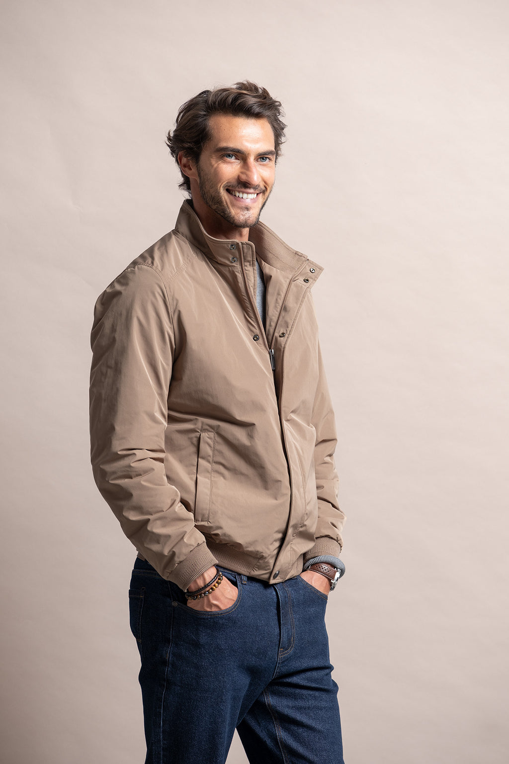 CASACO BOMBER EM CAMEL