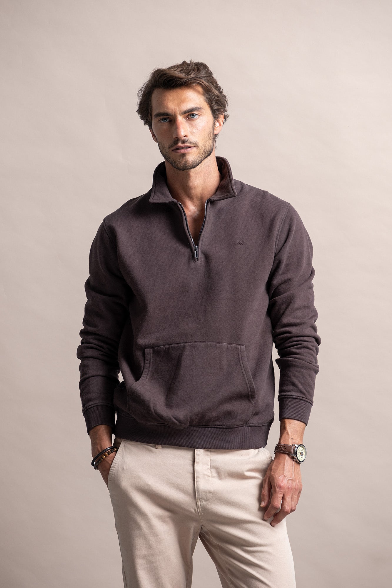 SWEATSHIRT COM FECHO GARMENT DYE
