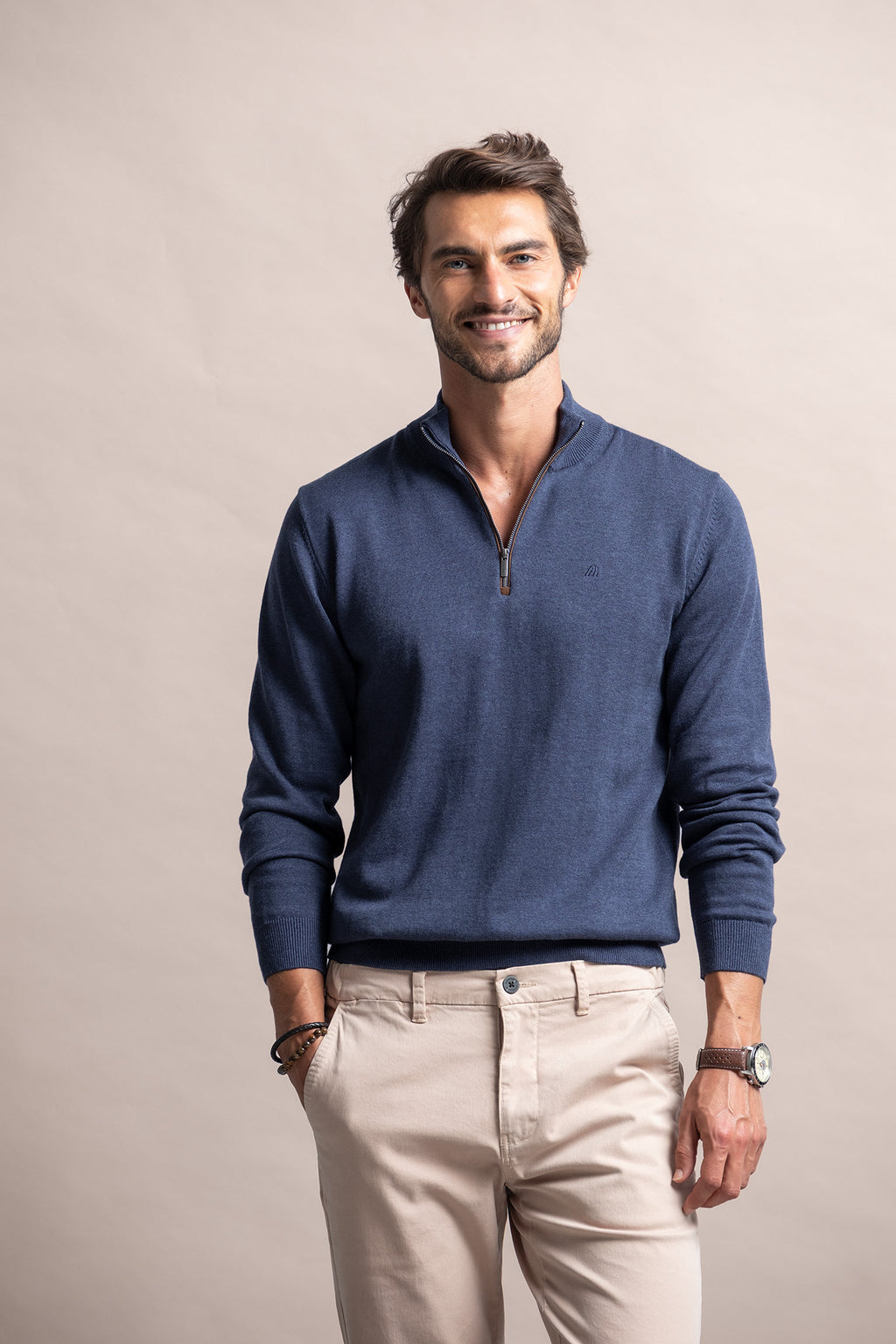 CAMISOLA COM SEDA E GOLA COM FECHO