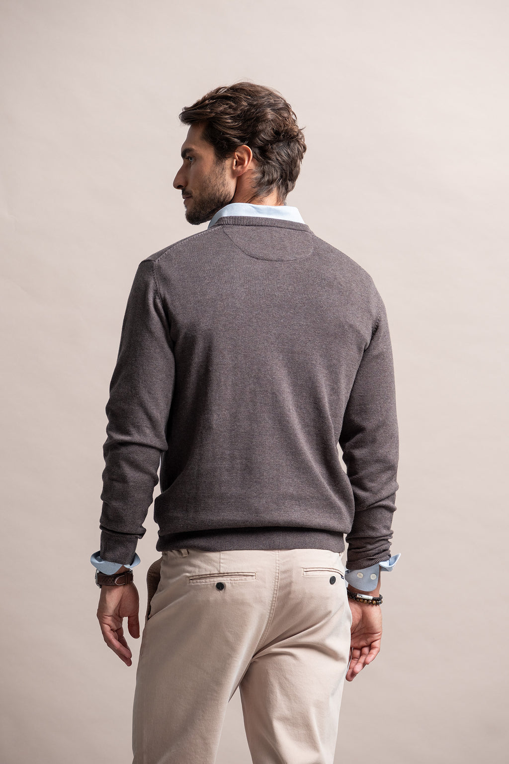 CAMISOLA DE MALHA COM SEDA DECOTE EM V