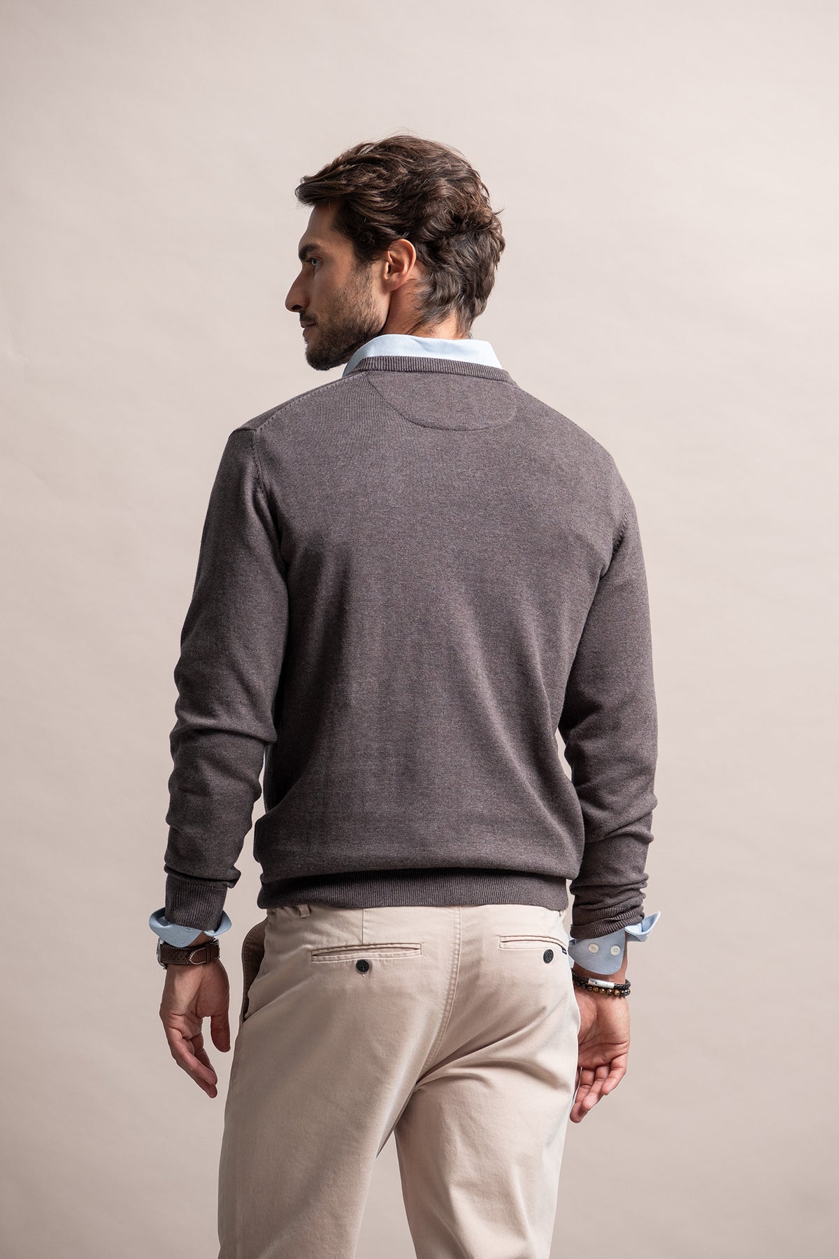CAMISOLA DE MALHA COM SEDA DECOTE EM V
