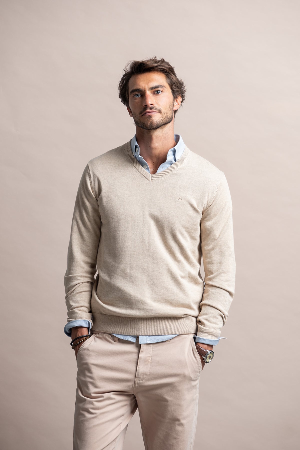 CAMISOLA DE MALHA COM SEDA DECOTE EM V