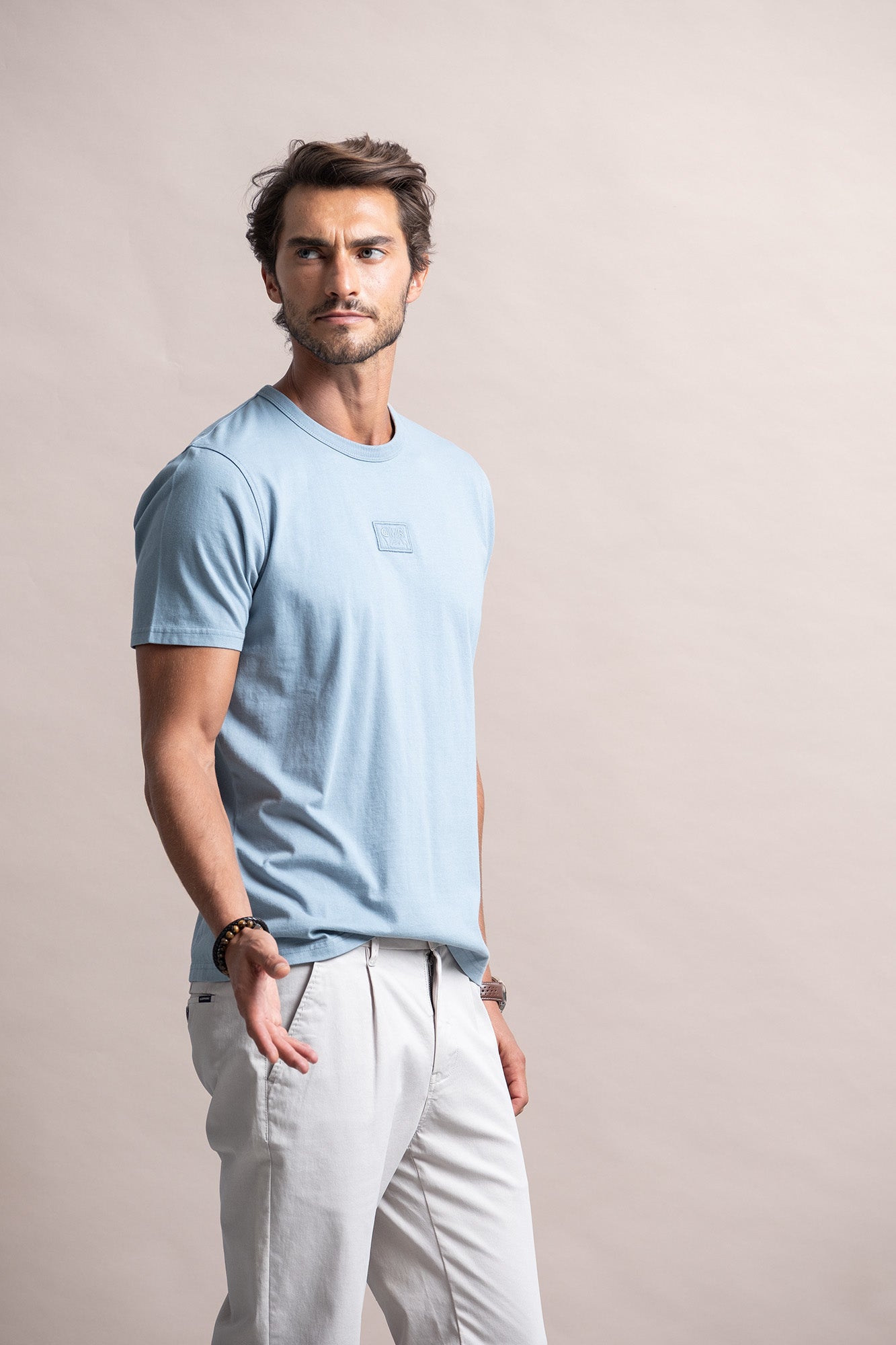 T-SHIRT GARMENT DYE COM BORDADO