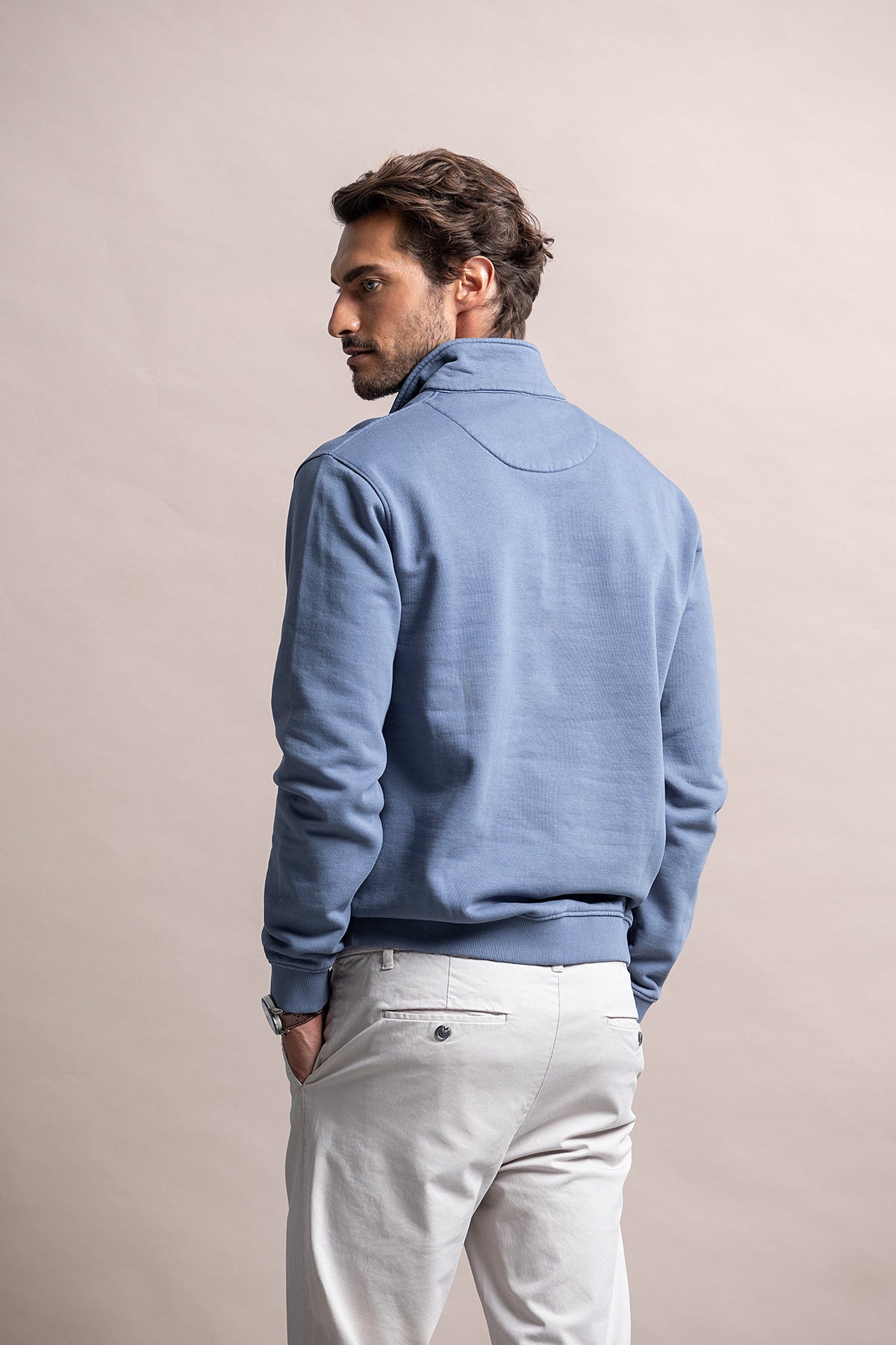 SWEATSHIRT COM FECHO GARMENT DYE