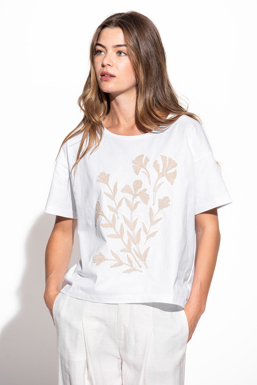 CAMISETA ESTAMPADA CON FLORES
