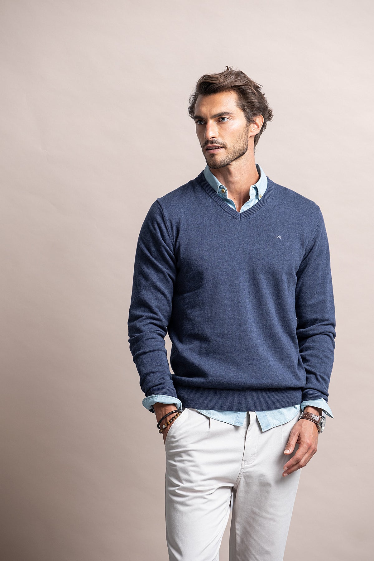 CAMISOLA DE MALHA COM SEDA DECOTE EM V