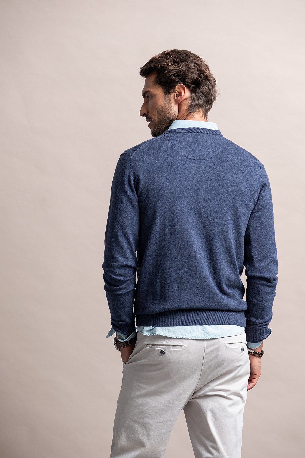 CAMISOLA DE MALHA COM SEDA DECOTE EM V